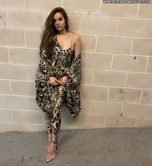 Hailee Steinfeld No Source Celebrity Posing Hot Sexy Beautiful Babe