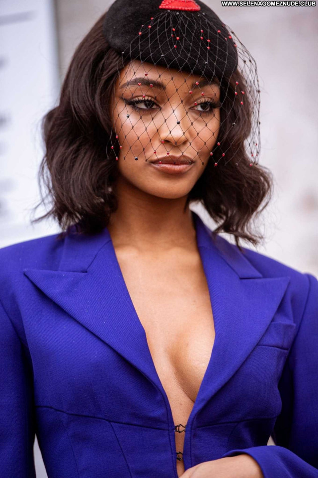 Jourdan Dunn Fashion Show Celebrity Posing Hot Paparazzi Beautiful