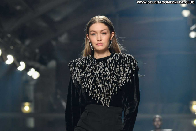 Gigi Hadid No Source Posing Hot Celebrity Paparazzi Babe Beautiful