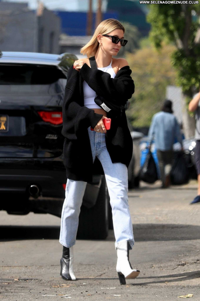 Hailey Bieber Los Angeles Posing Hot Paparazzi Babe Celebrity