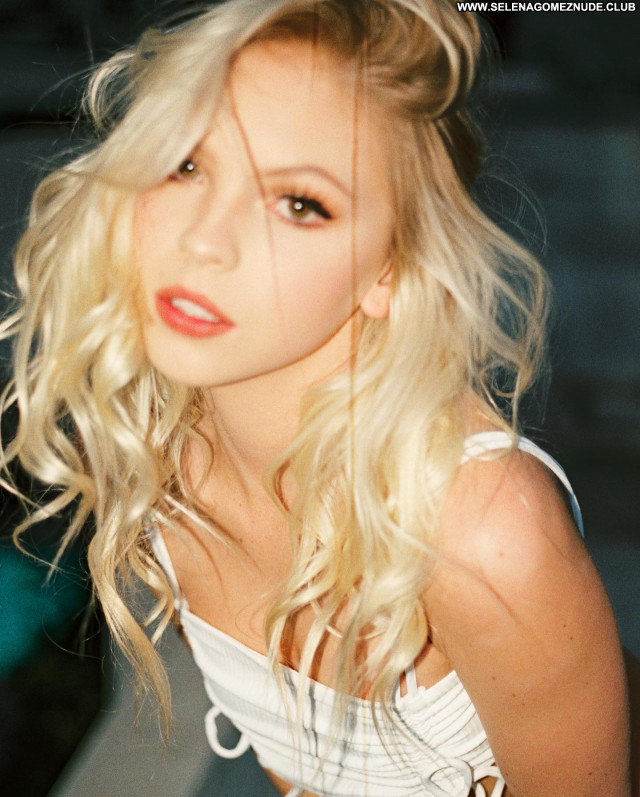 Jordyn Jones No Source Paparazzi Posing Hot Celebrity Beautiful Babe