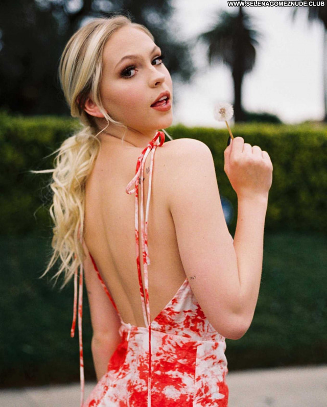 Jordyn Jones No Source  Celebrity Beautiful Posing Hot Paparazzi Babe