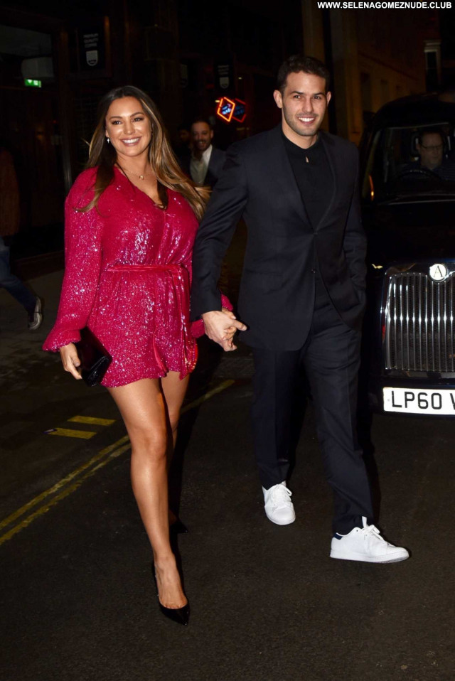 Kelly Brook No Source Celebrity Beautiful Babe Paparazzi Posing Hot