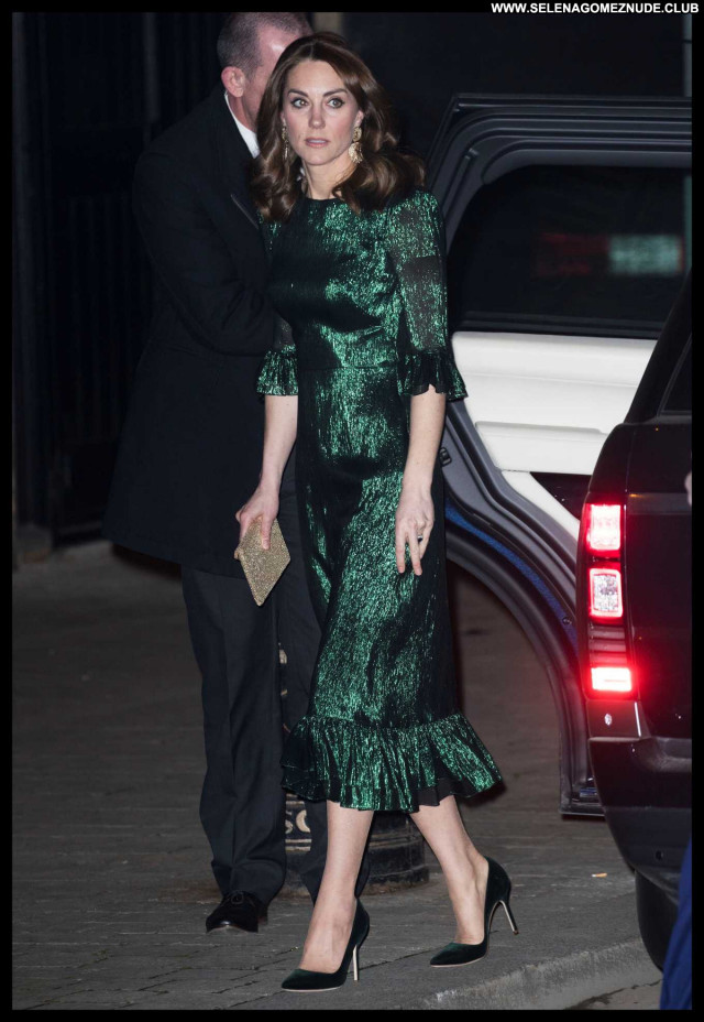 Kate Middleton Posing Hot Babe Paparazzi Beautiful Celebrity