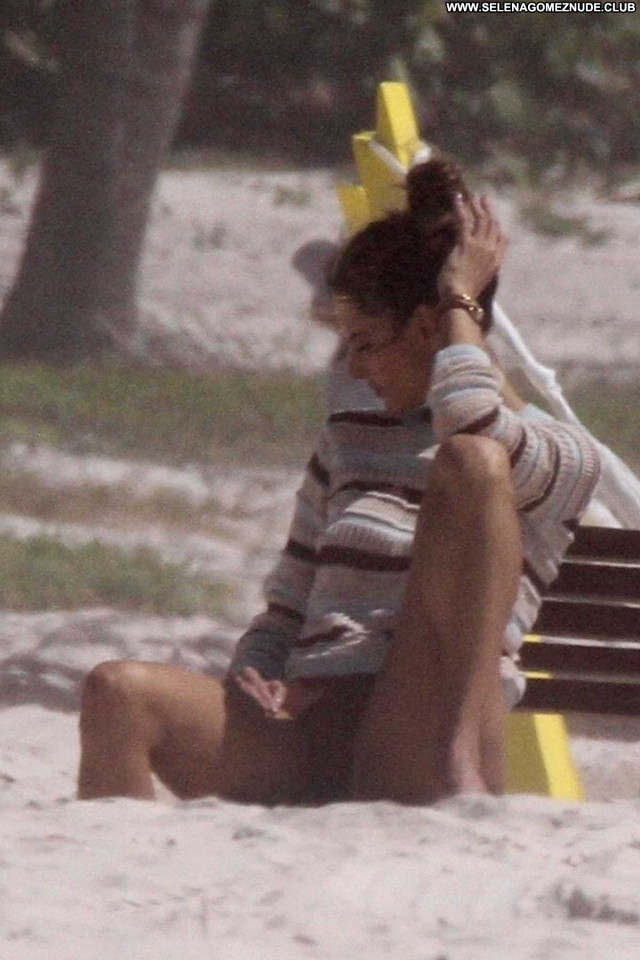 Alessandra Ambrosio No Source Posing Hot Paparazzi Babe Beautiful