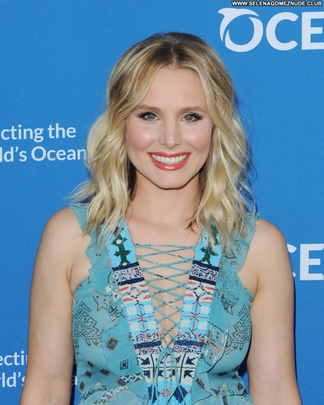 Kristen Bell Beverly Hills Concert Babe Ocean Posing Hot Paparazzi