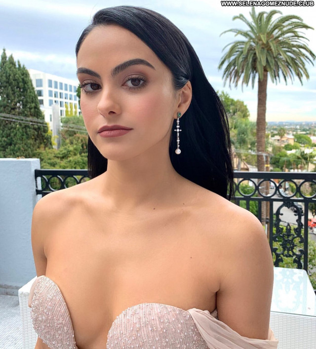 Camila Mendes No Source Babe Celebrity Paparazzi Beautiful Posing Hot