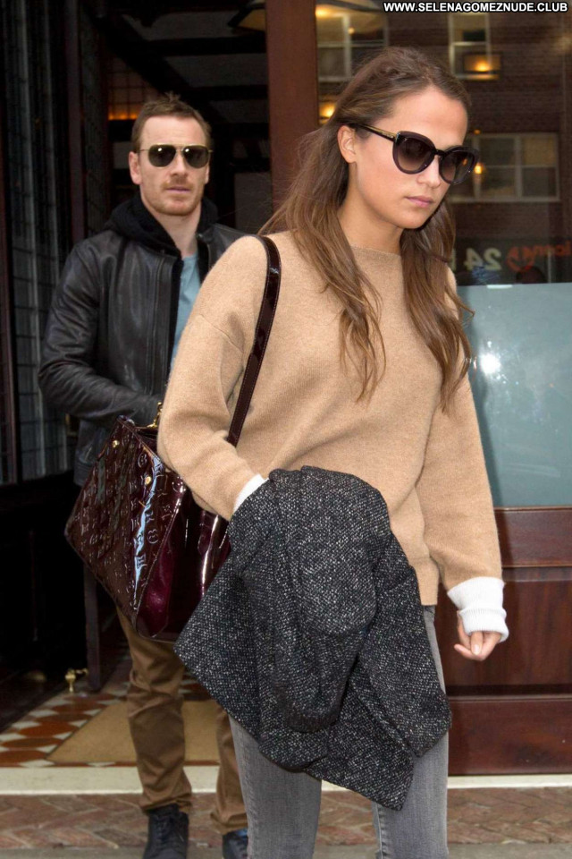 Alicia Vikander No Source Beautiful Hotel Paparazzi Nyc Babe