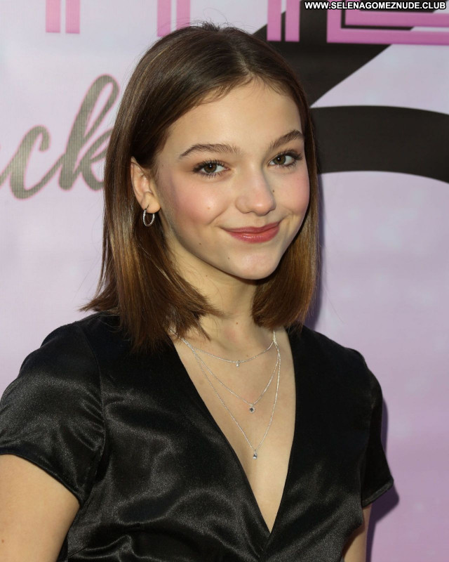 Jayden Bartels No Source Sexy Beautiful Celebrity Babe Posing Hot