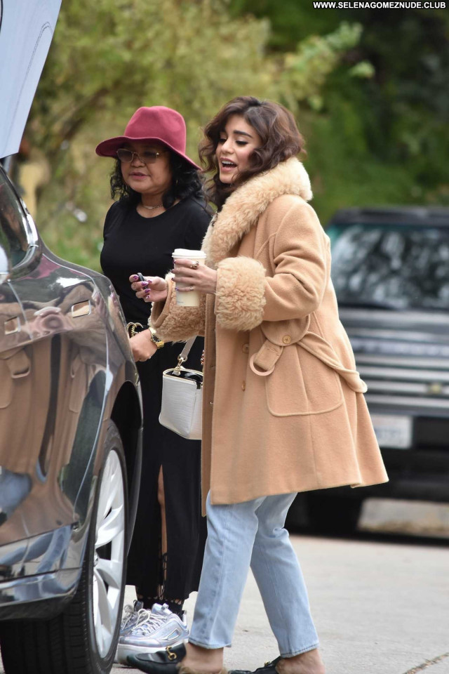 Vanessa Hudgens No Source Beautiful Posing Hot Babe Paparazzi