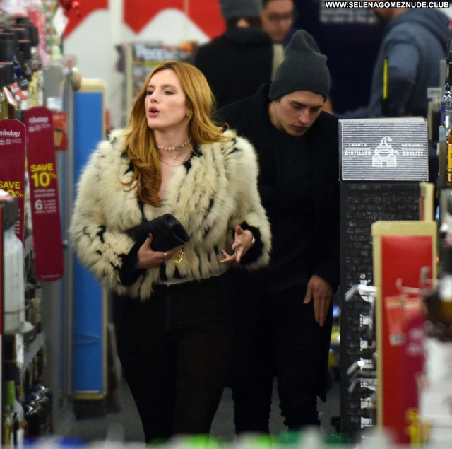 Bella Thorne Los Angeles Babe Posing Hot Shopping Celebrity Angel Los