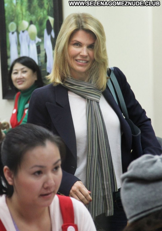 Lori Loughlin Beverly Hills Posing Hot Celebrity Paparazzi Babe