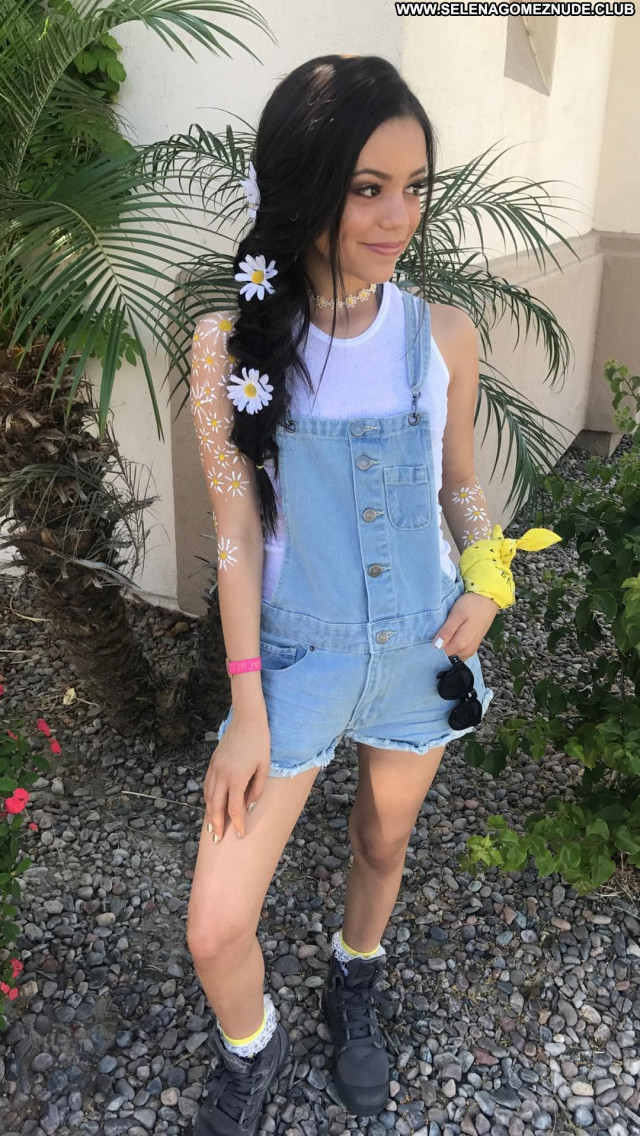 Jenna Ortega No Source  Celebrity Paparazzi Beautiful Posing Hot Babe