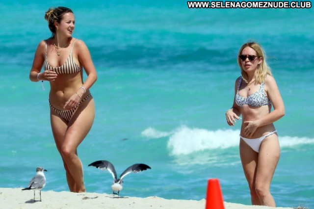 Tanya Burr Miami Beach Celebrity Paparazzi Posing Hot Babe Beautiful