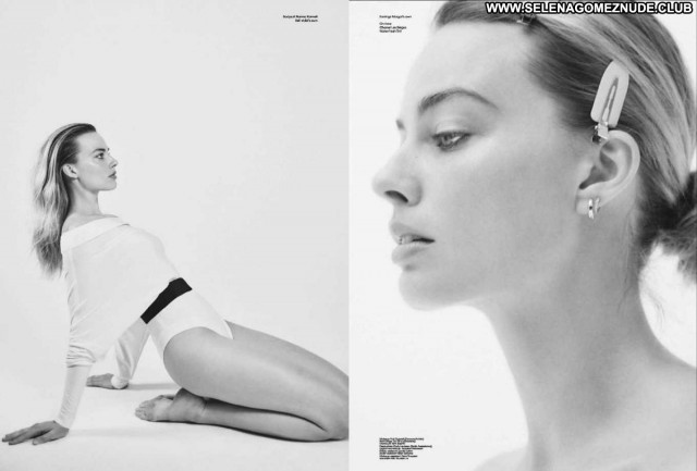 Margot Robbie V Magazine Paparazzi Celebrity Babe Beautiful Posing Hot