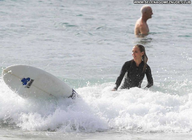 Elsa Pataky The Beach Paparazzi Babe Beautiful Celebrity Posing Hot