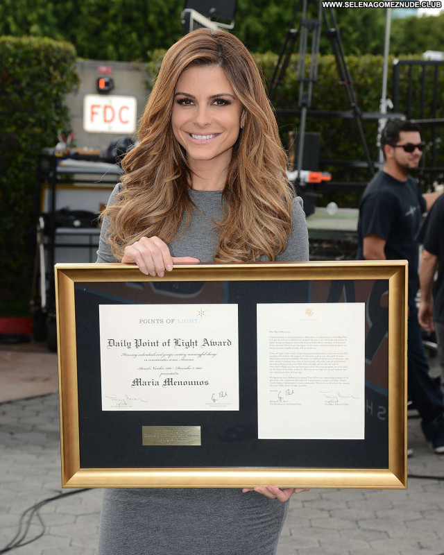 Maria Menounos The Grove Beautiful Celebrity Posing Hot Paparazzi Babe