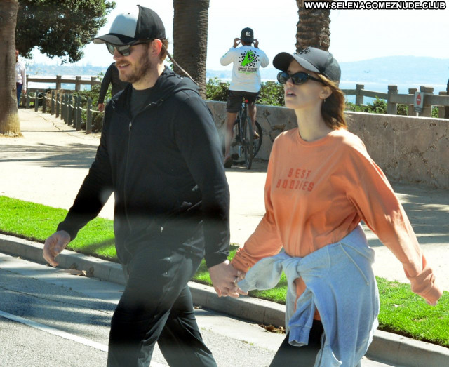 Katherine Schwarzenegger No Source Sexy Beautiful Celebrity Posing