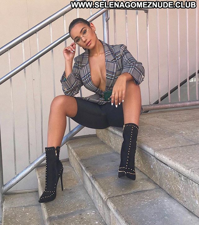 Damaris Lopez No Source Paparazzi Posing Hot Babe Beautiful Celebrity