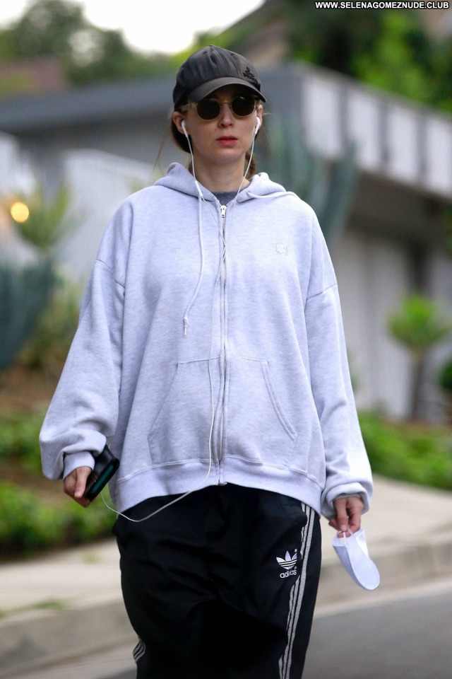 Rooney Mara No Source Posing Hot Beautiful Celebrity Paparazzi Babe