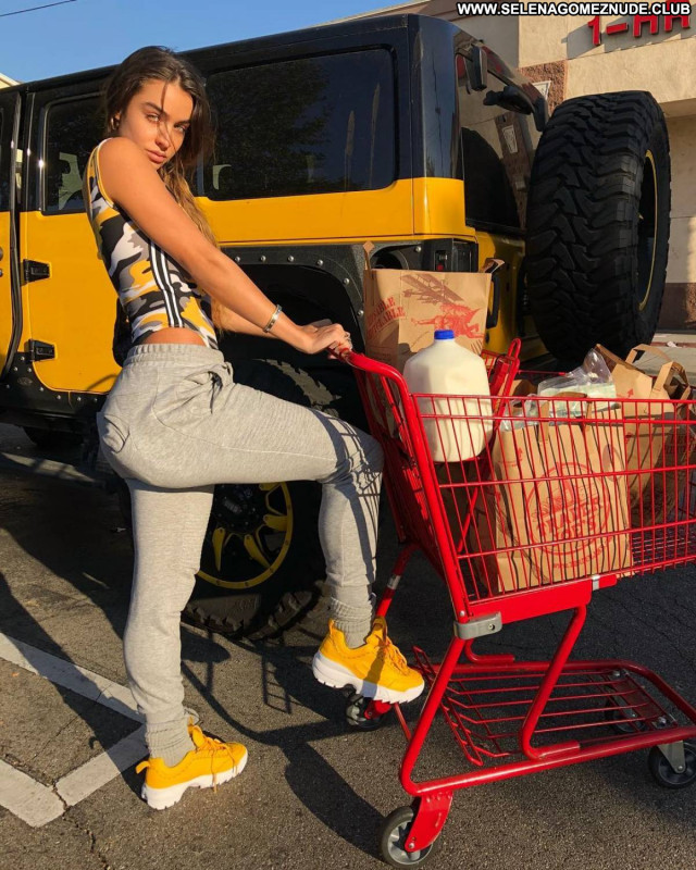Sommer Ray No Source Beautiful Paparazzi Babe Celebrity Posing Hot