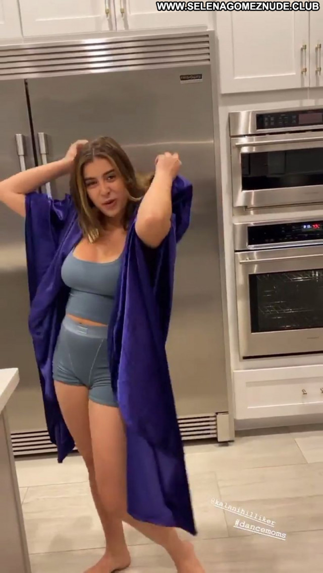 Kalani Hilliker No Source  Beautiful Sexy Celebrity Posing Hot Babe