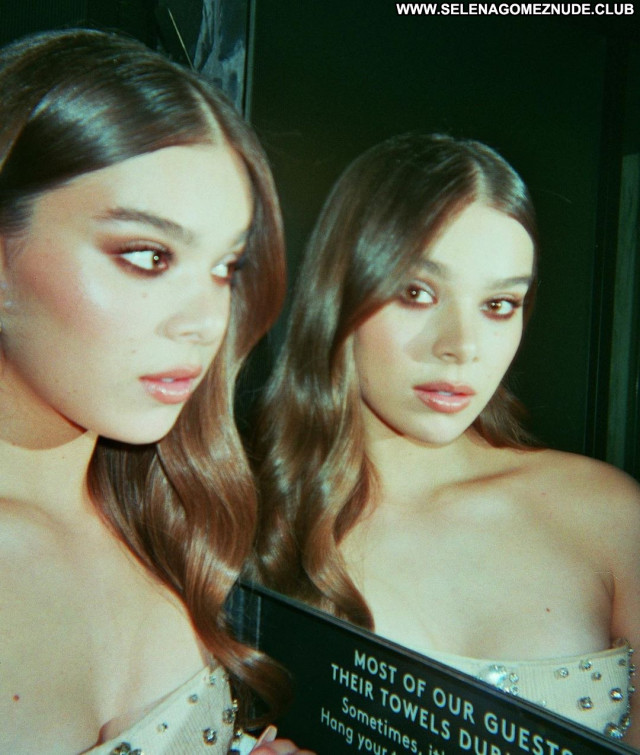 Hailee Steinfeld No Source Babe Beautiful Posing Hot Celebrity