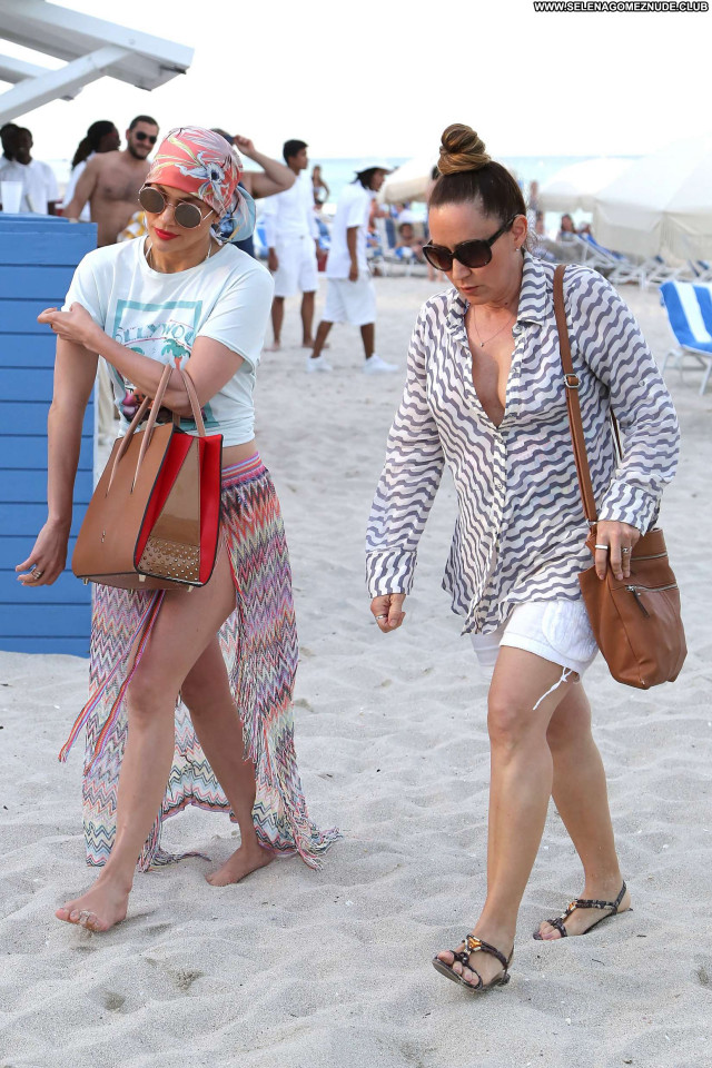 Jennifer Lopez The Beach Bikini Posing Hot Paparazzi Celebrity