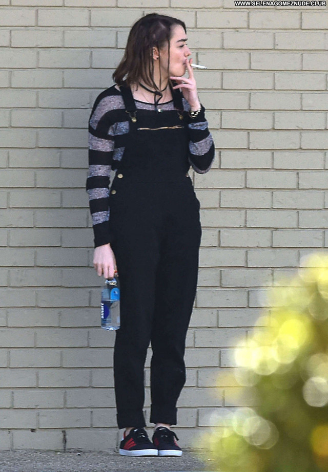 Maisie Williams The Deep Blue Sea Sea Celebrity Paparazzi Devil