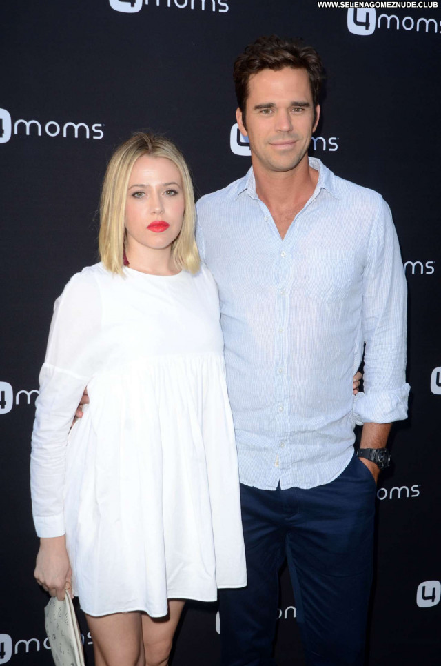 Majandra Delfino  nackt