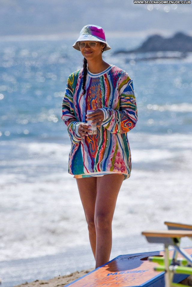 Lais Ribeiro On The Beach The Beach In Malibu Babe Paparazzi Posing