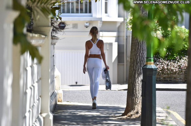 Kimberley Garner No Source Babe Paparazzi Celebrity Beautiful Posing