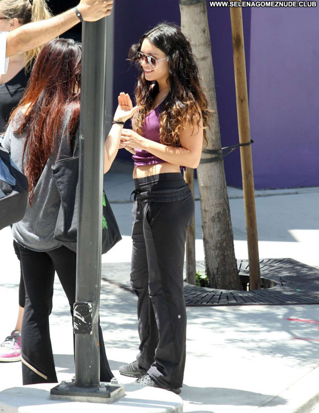 Vanessa Hudgens Gym In La Posing Hot Gym Babe Paparazzi Beautiful