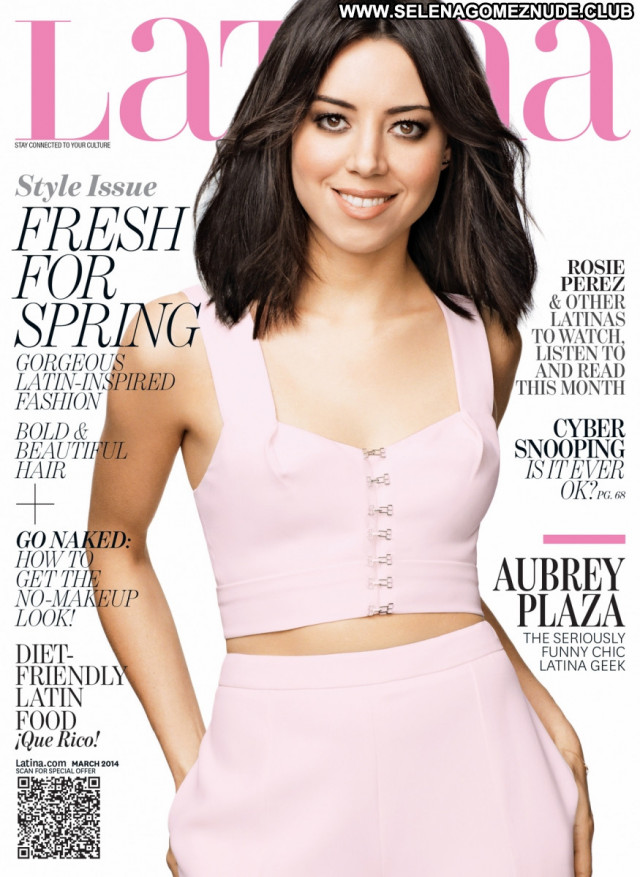 Aubrey Plaza No Source  Latin Posing Hot Latina Paparazzi Magazine