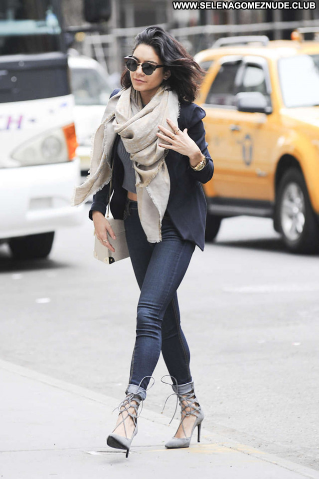 Vanessa Hudgens No Source Posing Hot Nyc Celebrity Paparazzi Babe