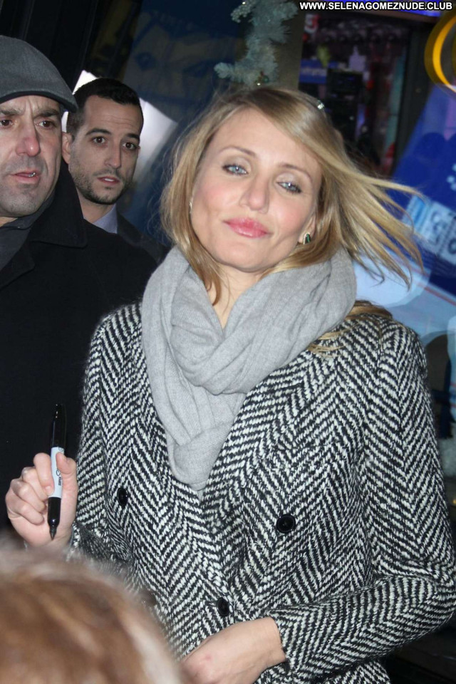 Cameron Diaz No Source Celebrity Paparazzi Beautiful Posing Hot Babe