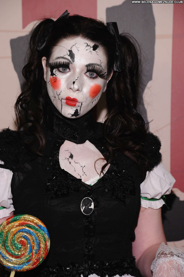 Michelle Trachtenberg Halloween Party Party Paparazzi Halloween