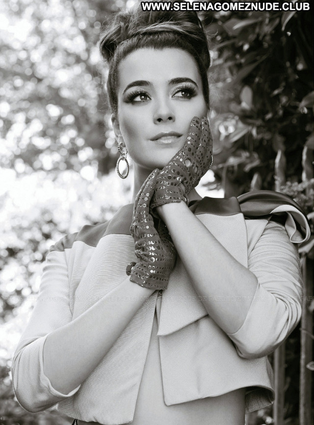 Cote De Pablo No Source Magazine Paparazzi Babe Latin Latina