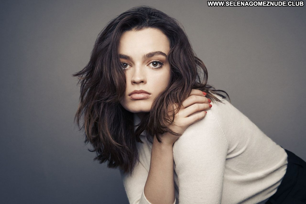 Emma mackey hot
