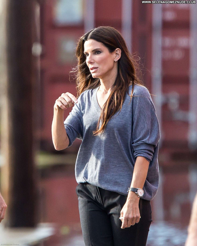 Sandra Bullock No Source  Celebrity Beautiful Paparazzi Posing Hot