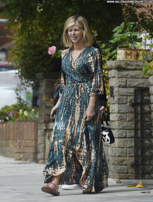 Kate Garraway No Source  Posing Hot Celebrity Paparazzi Babe Beautiful