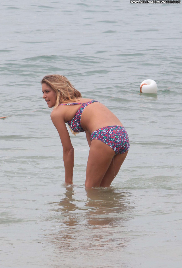 Gemma Oaten The Beach Italy Posing Hot Celebrity Babe Paparazzi