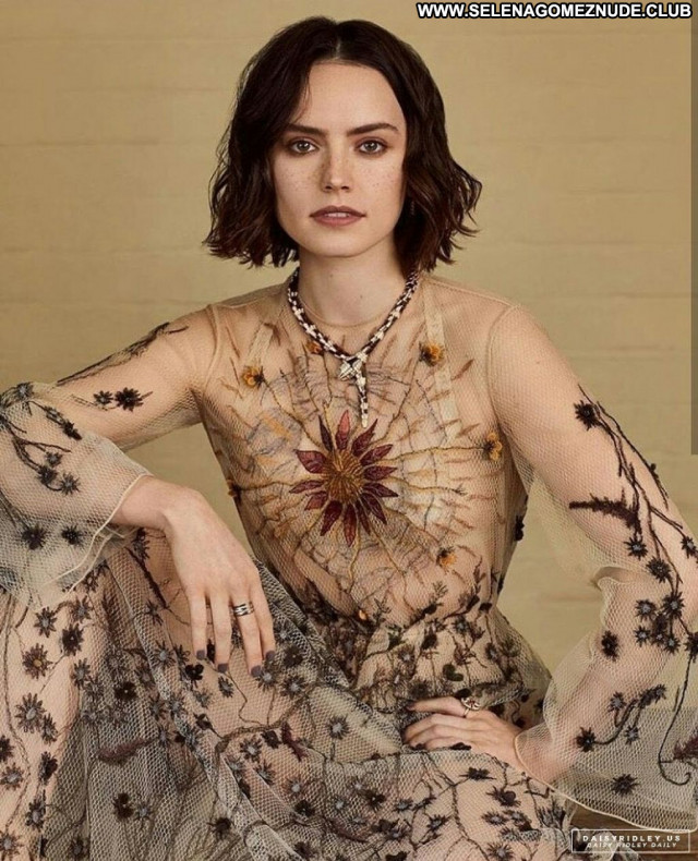 Daisy Ridley No Source Sexy Celebrity Posing Hot Babe Beautiful