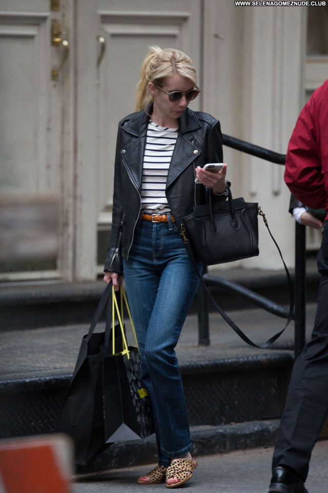 Emma Roberts No Source Posing Hot Paparazzi Celebrity Beautiful Babe