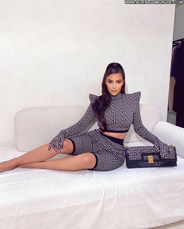 Kim Kardashian No Source Beautiful Babe Posing Hot Sexy Celebrity