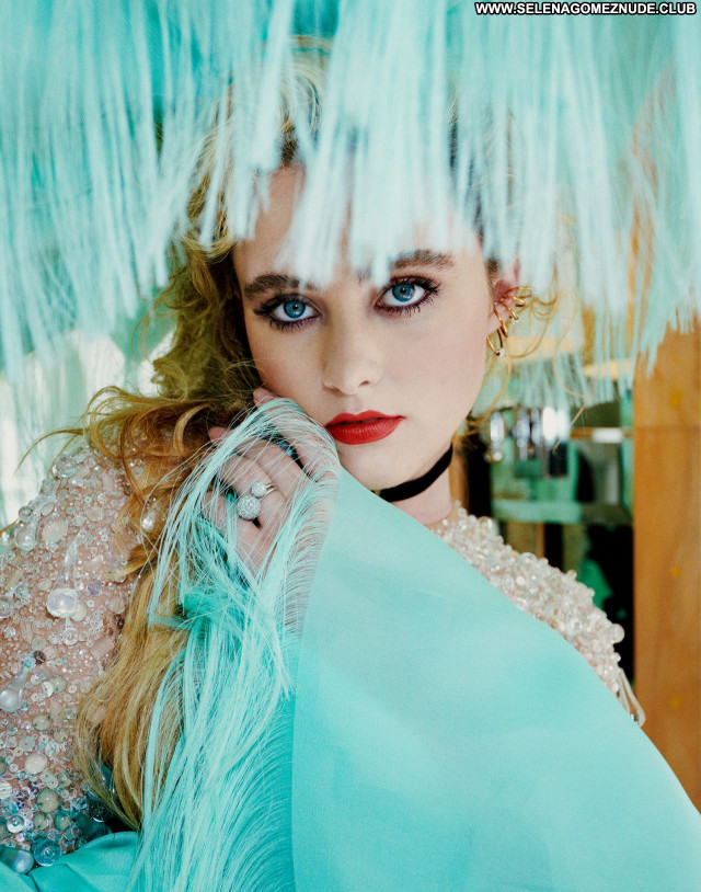 Kathryn Newton No Source Posing Hot Sexy Babe Beautiful Celebrity