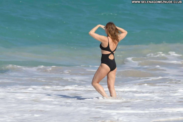 Stella Mccartney The Beach Beautiful Posing Hot Babe Celebrity