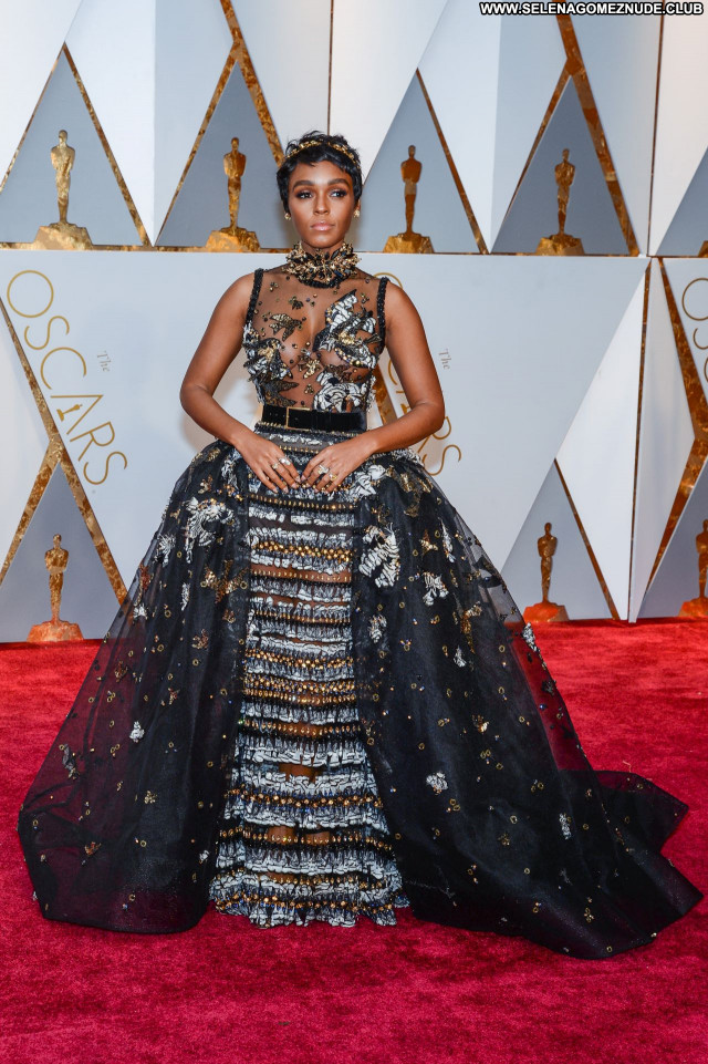 Janelle Monae In The City Red Carpet Model Celebrity Posing Hot Hot